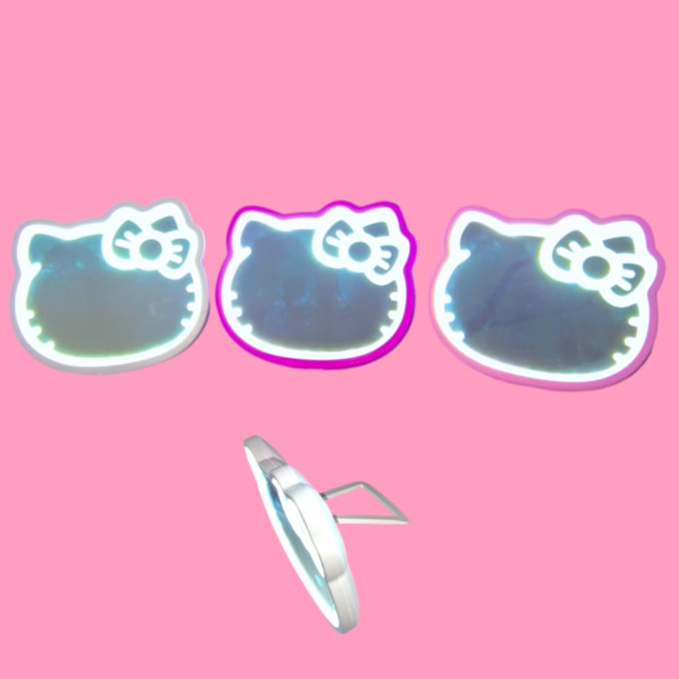 White Cat On The Go LED mirror