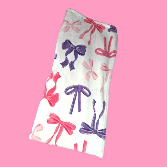 Betsey J Girly Bows Plush Throw 50x60